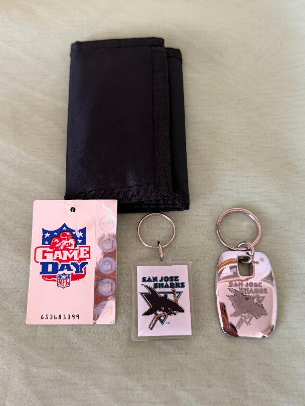 Vintage NFL Game Day Tri-Fold Wallet and 2 San Jose Shark Key Chains
